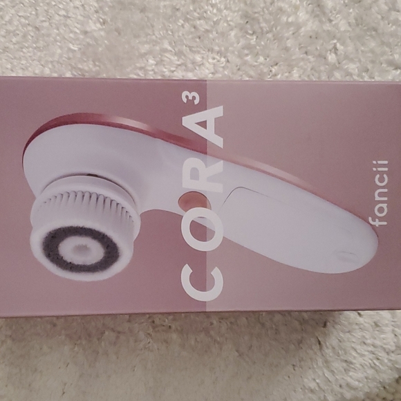 Cora 3 3 in 1 Facial Brush - Picture 1 of 2
